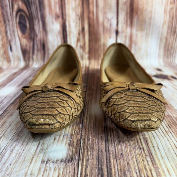 Born CARRIE Women's Size 9 Tan Brown Cork Snake Print Ballet Flats Loafers Shoes - Picture 2 of 10